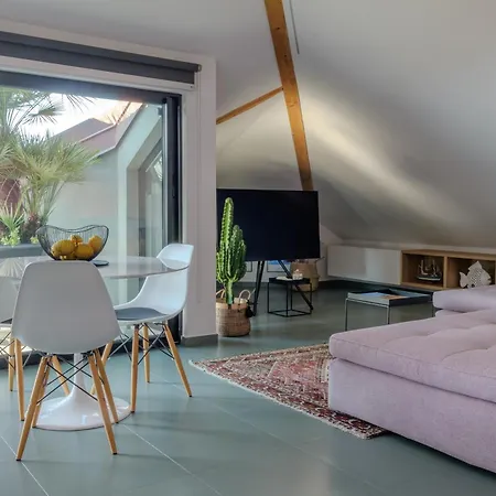 Skyline - Penthouse With Sea View & 2 Parking Spaces
