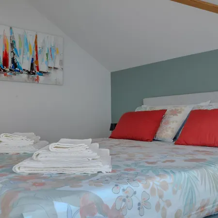 Skyline - Penthouse With Sea View & 2 Parking Spaces Алассио