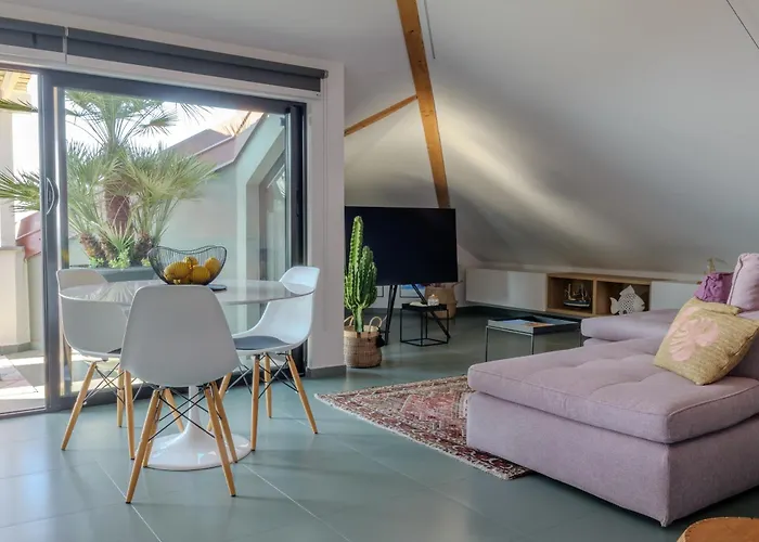 Skyline - Penthouse With Sea View & 2 Parking Spaces