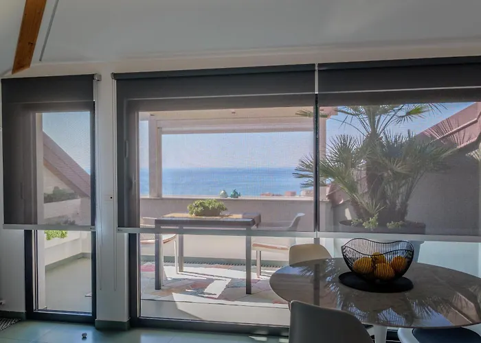Skyline - Penthouse With Sea View & 2 Parking Spaces Apartmán *