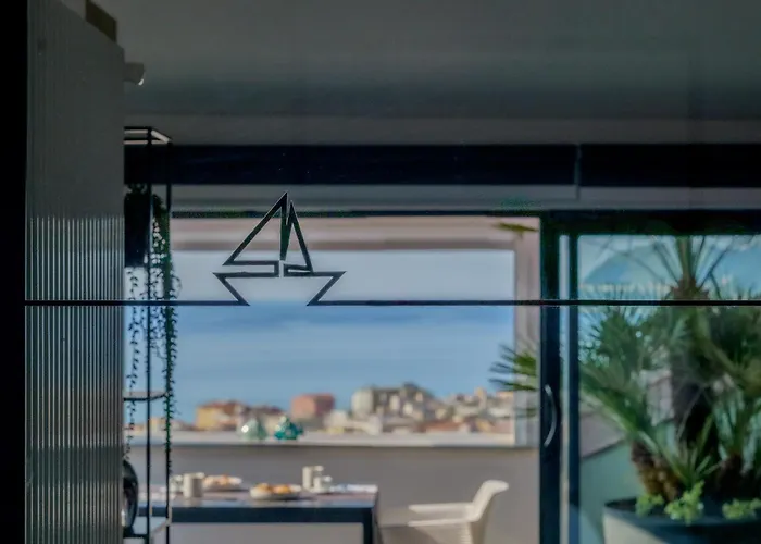 Skyline - Penthouse With Sea View & 2 Parking Spaces Apartmán
